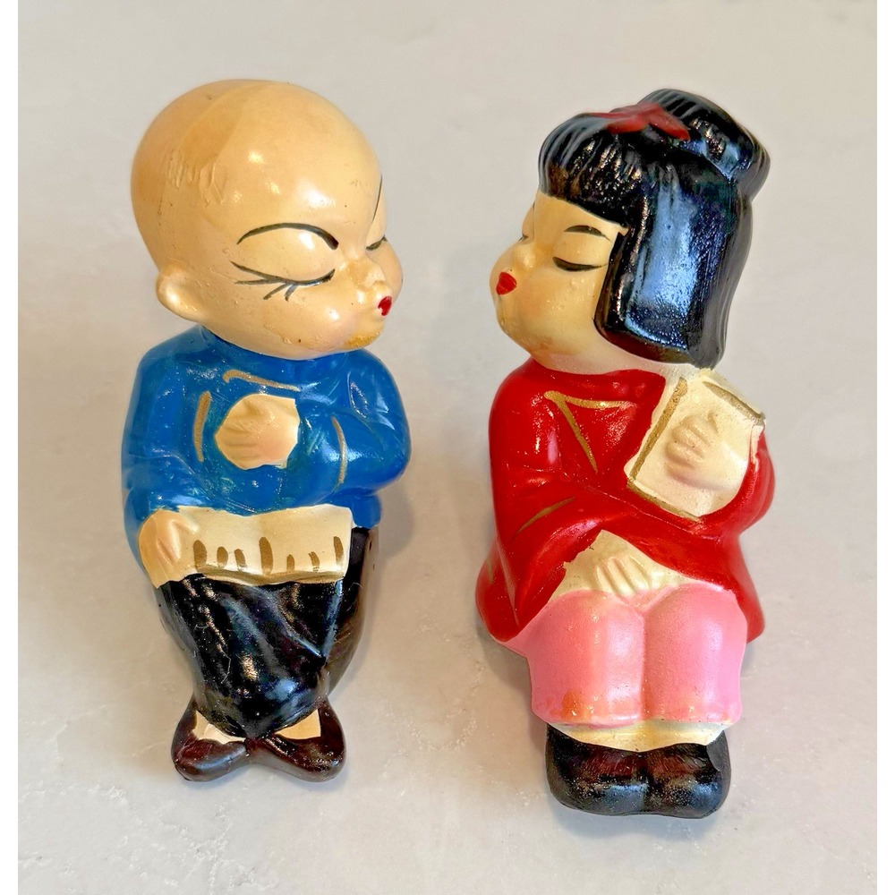 Vintage Salt and Pepper Shaker‎ Kissing Oriental Couple Made In Japan MCM